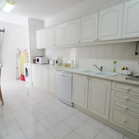 Spacious In - 100 M² With Terrace Apartmán *