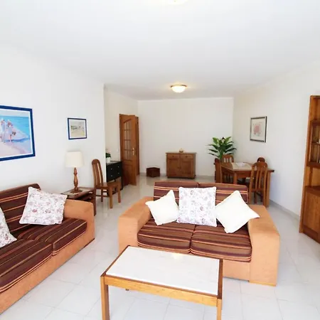 Spacious In - 100 M² With Terrace شقة *
